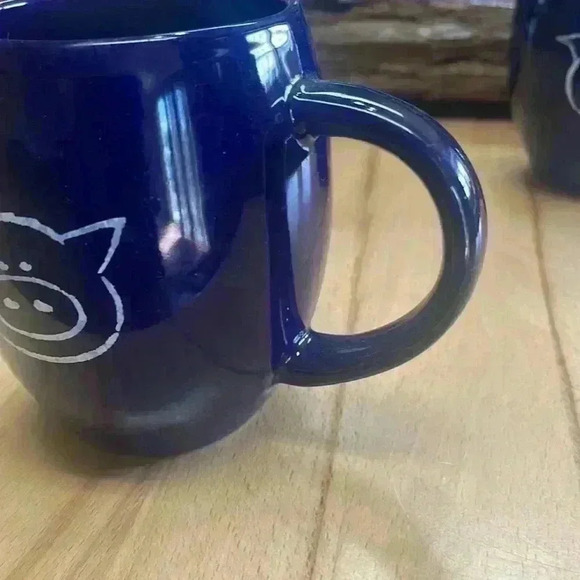 Ceramic pig mugs. Super cute if you’re a pig fan! - Picture 3 of 3